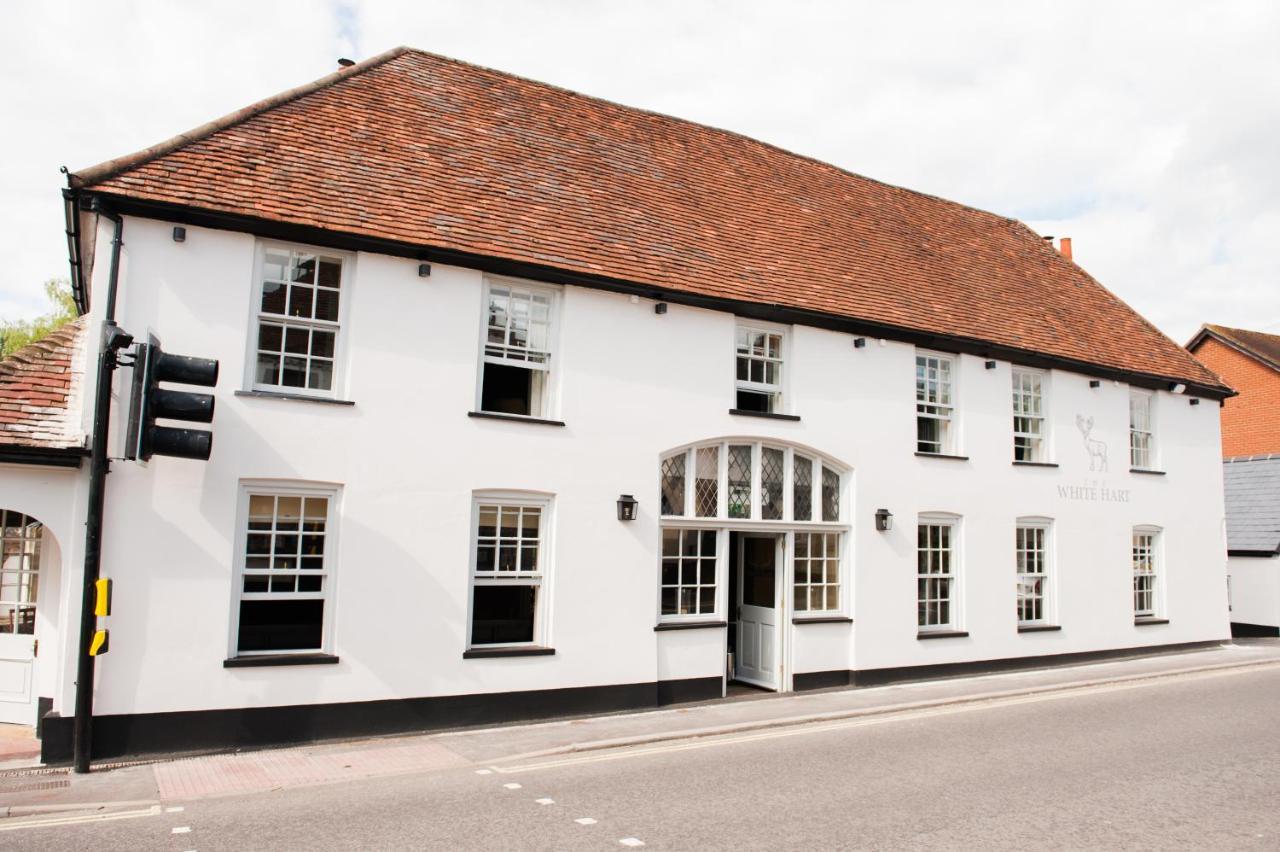 The White Hart, Overton Bagian luar foto