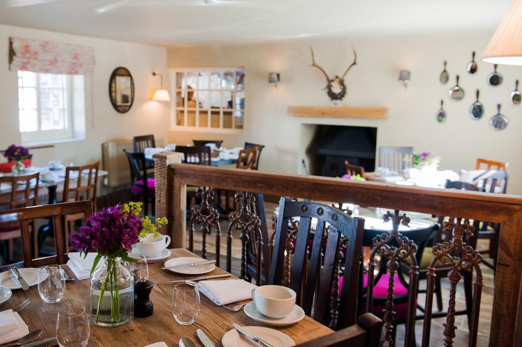 The White Hart, Overton Bagian luar foto
