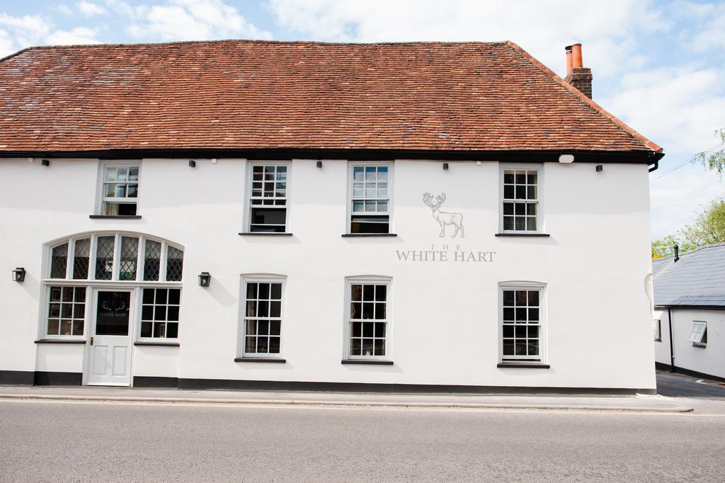The White Hart, Overton Bagian luar foto